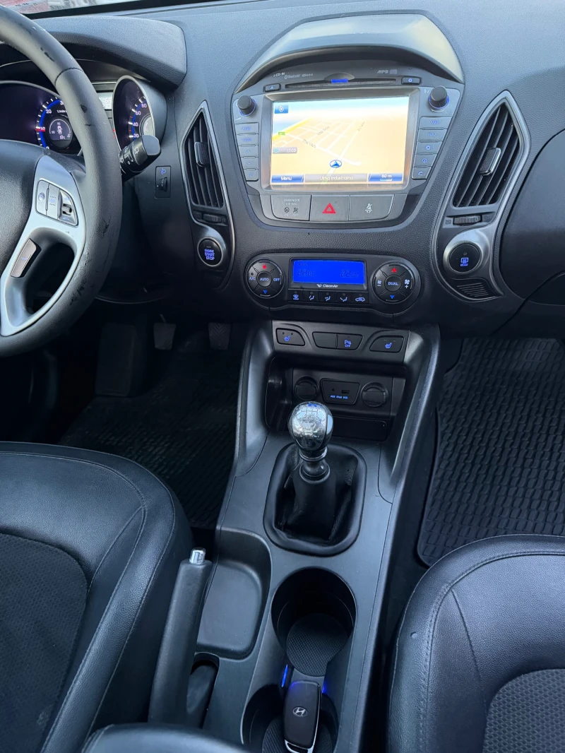 Hyundai IX35 1.7 CRDI 2WD PREMIUM , снимка 15 - Автомобили и джипове - 52238402