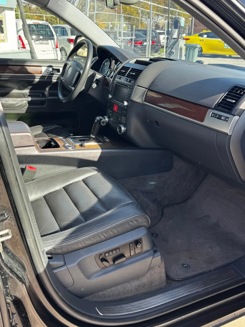 VW Touareg VW Touareg 5.0 TDI V10 313hp, снимка 8 - Автомобили и джипове - 52401564