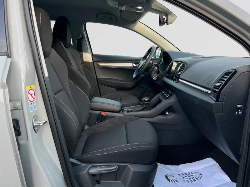 Skoda Karoq 2.0TDI* DSG* LED* NAVI* CARPLAY* , снимка 13 - Автомобили и джипове - 52442884