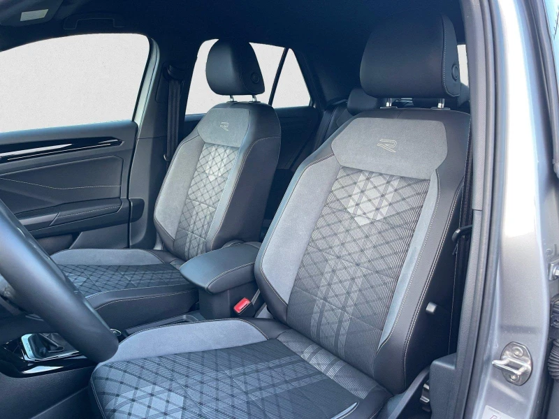 VW T-Roc 2.0TSI* R-LINE* 4MOTION* LED* CAM* DISTR* , снимка 7 - Автомобили и джипове - 53034275
