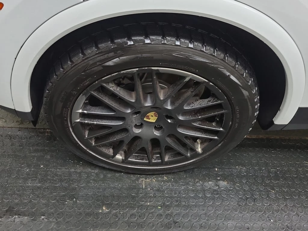 Porsche Cayenne * AWD 4DR * CARFAX *    | Mobile.bg   14