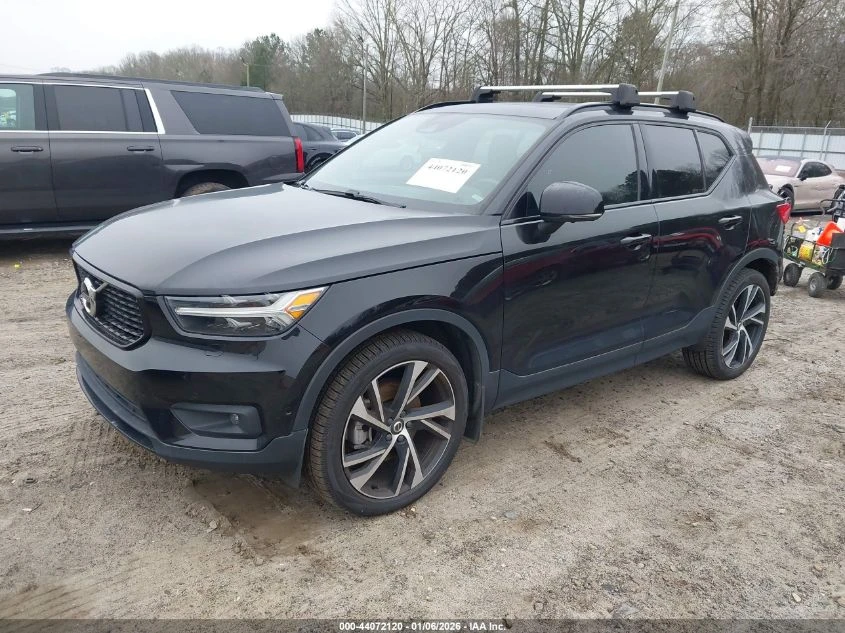 Volvo XC40 2l T5 R-Design - изображение 2