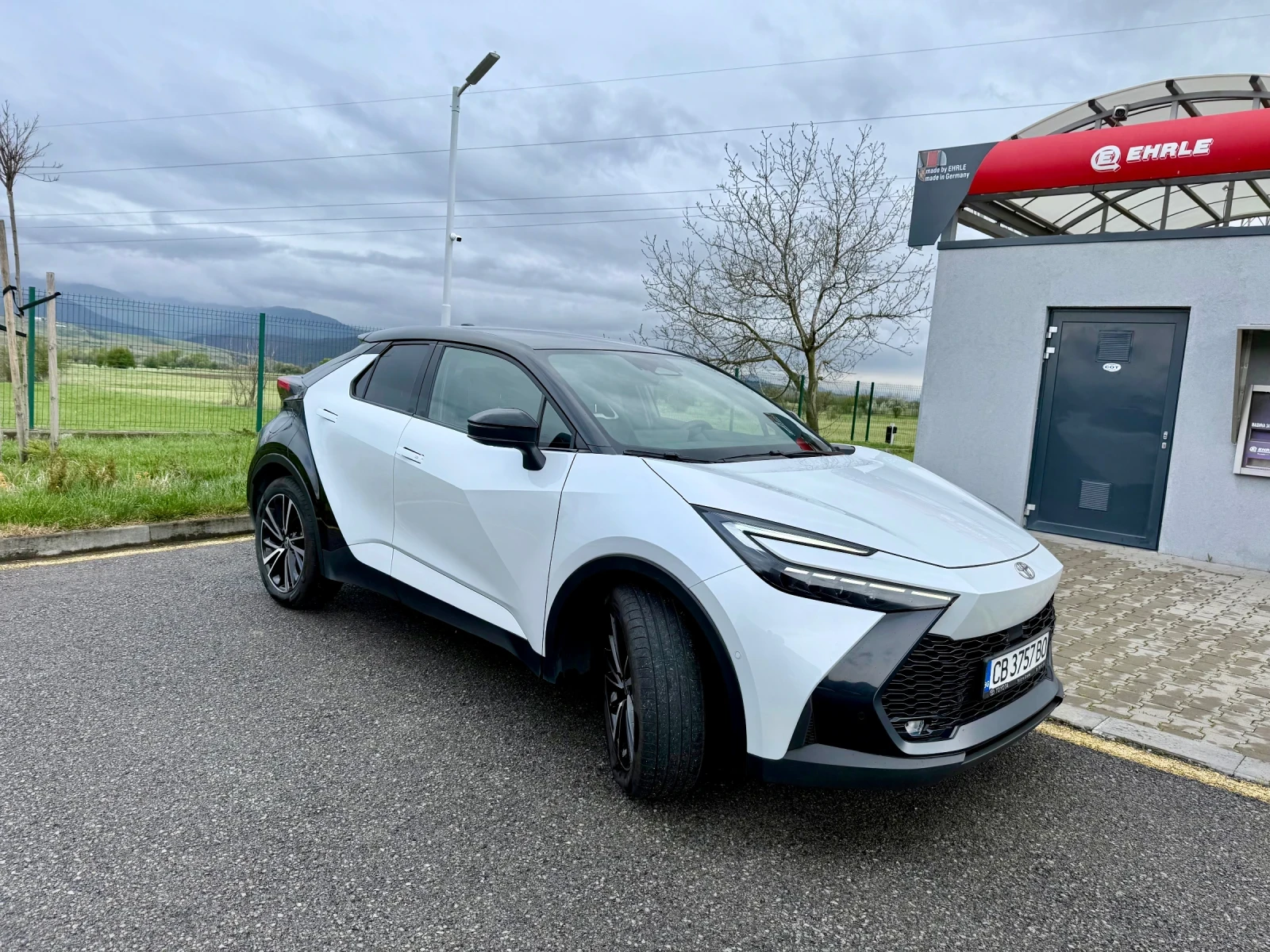 Toyota C-HR 2.0 PHEV Premiere Edition(HERO) ������� ����� � �� | Mobile.bg � ����������� 2