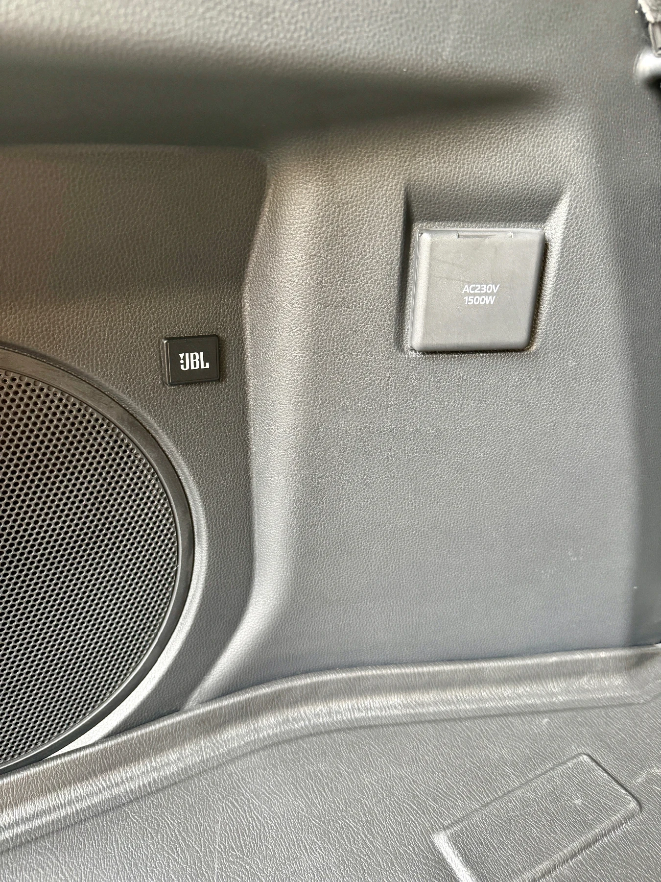 Toyota C-HR 2.0 PHEV Premiere Edition(HERO) ������� ����� � �� | Mobile.bg � ����������� 17