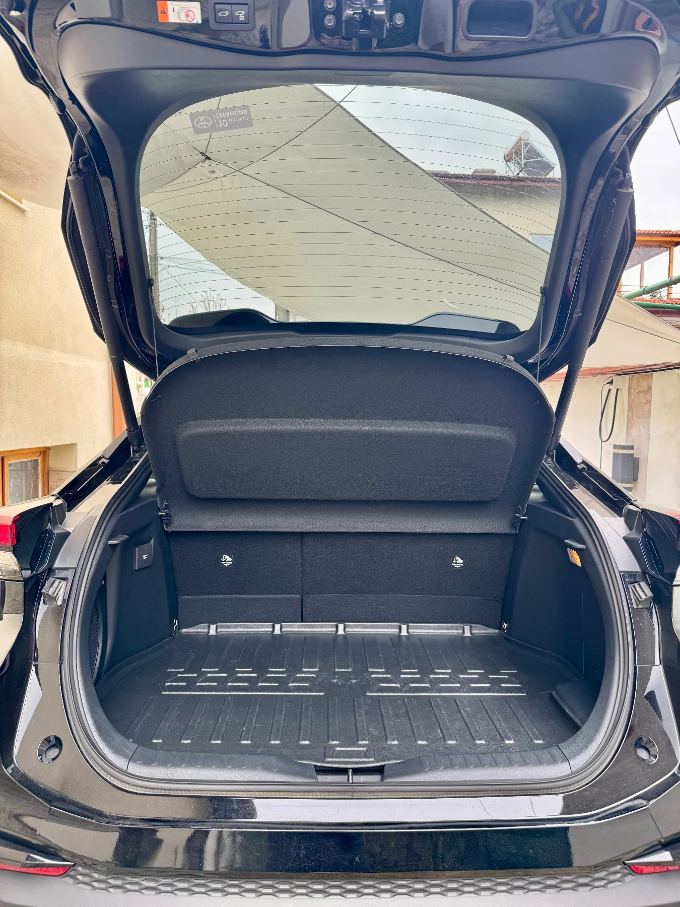 Toyota C-HR 2.0 PHEV Premiere Edition(HERO) ������� ����� � �� | Mobile.bg � ����������� 16