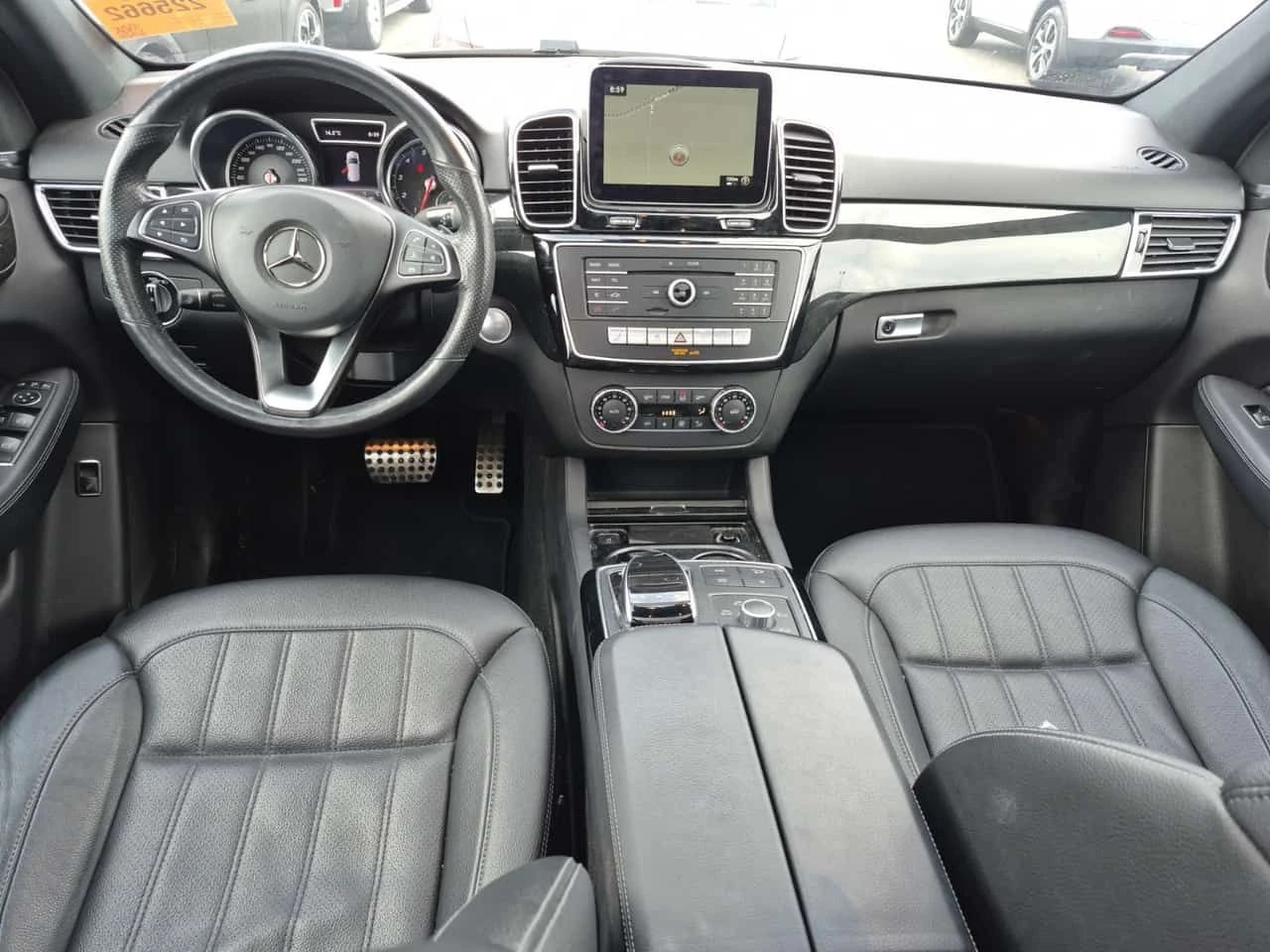 Mercedes-Benz GLE 400 AMG Line * CARFAX * Без инциденти * 51к км! * , снимка 5 - Автомобили и джипове - 54856205
