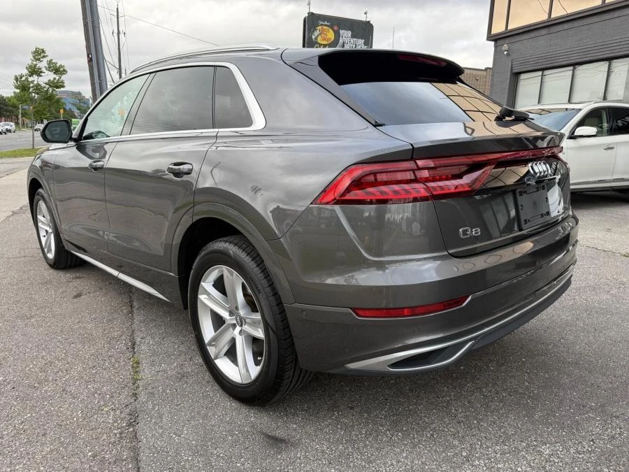 Audi Q8 S-LINE* DIS* PANO* 360* ОБДУХ* B&O, снимка 4 - Автомобили и джипове - 55971111