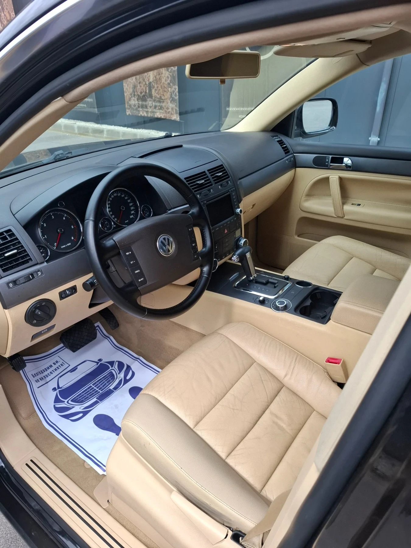 VW Touareg 2.5TDI 174к.с АВТОМАТИК 4X4 , снимка 9 - Автомобили и джипове - 56184357