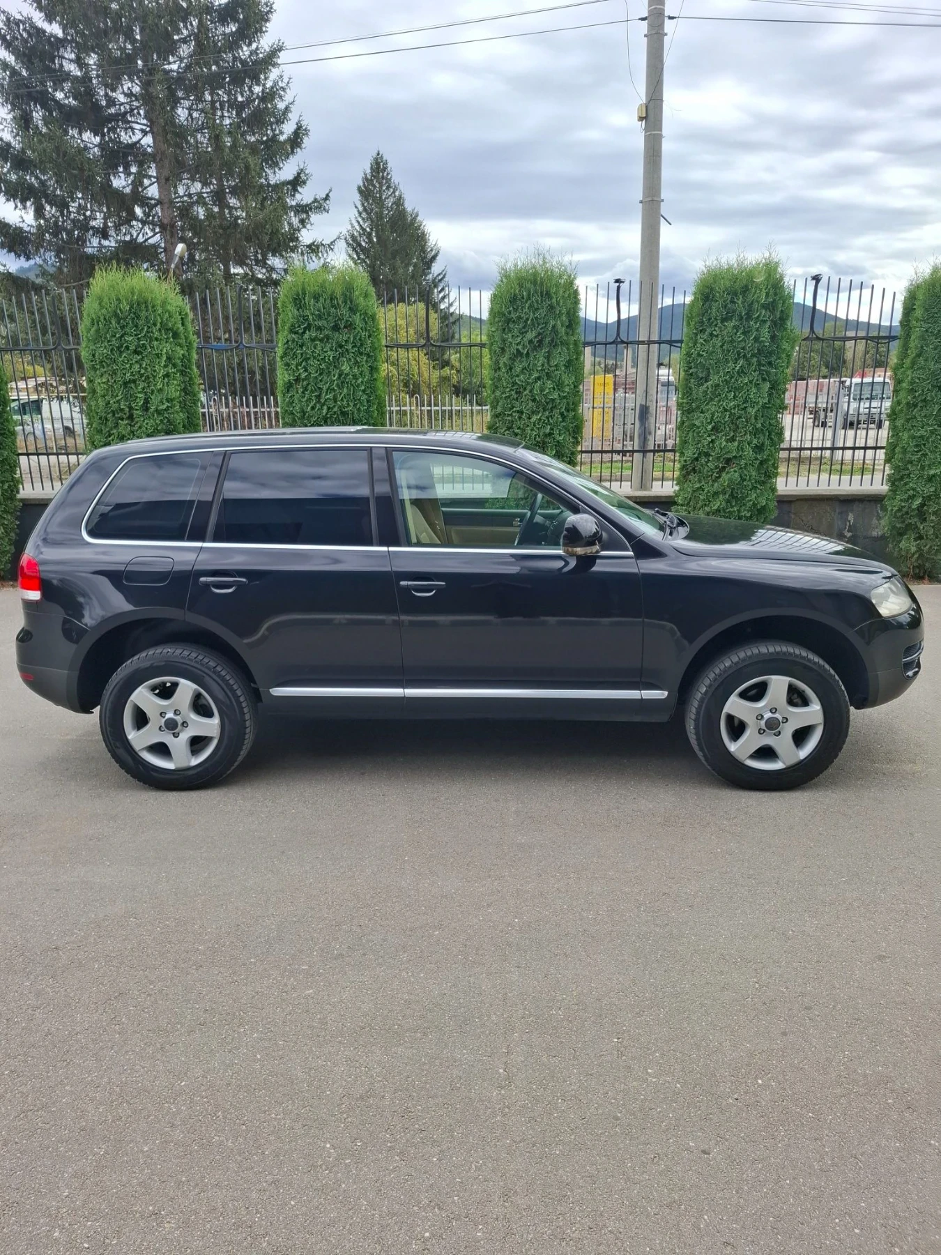 VW Touareg 2.5TDI 174к.с АВТОМАТИК 4X4 , снимка 8 - Автомобили и джипове - 56184357