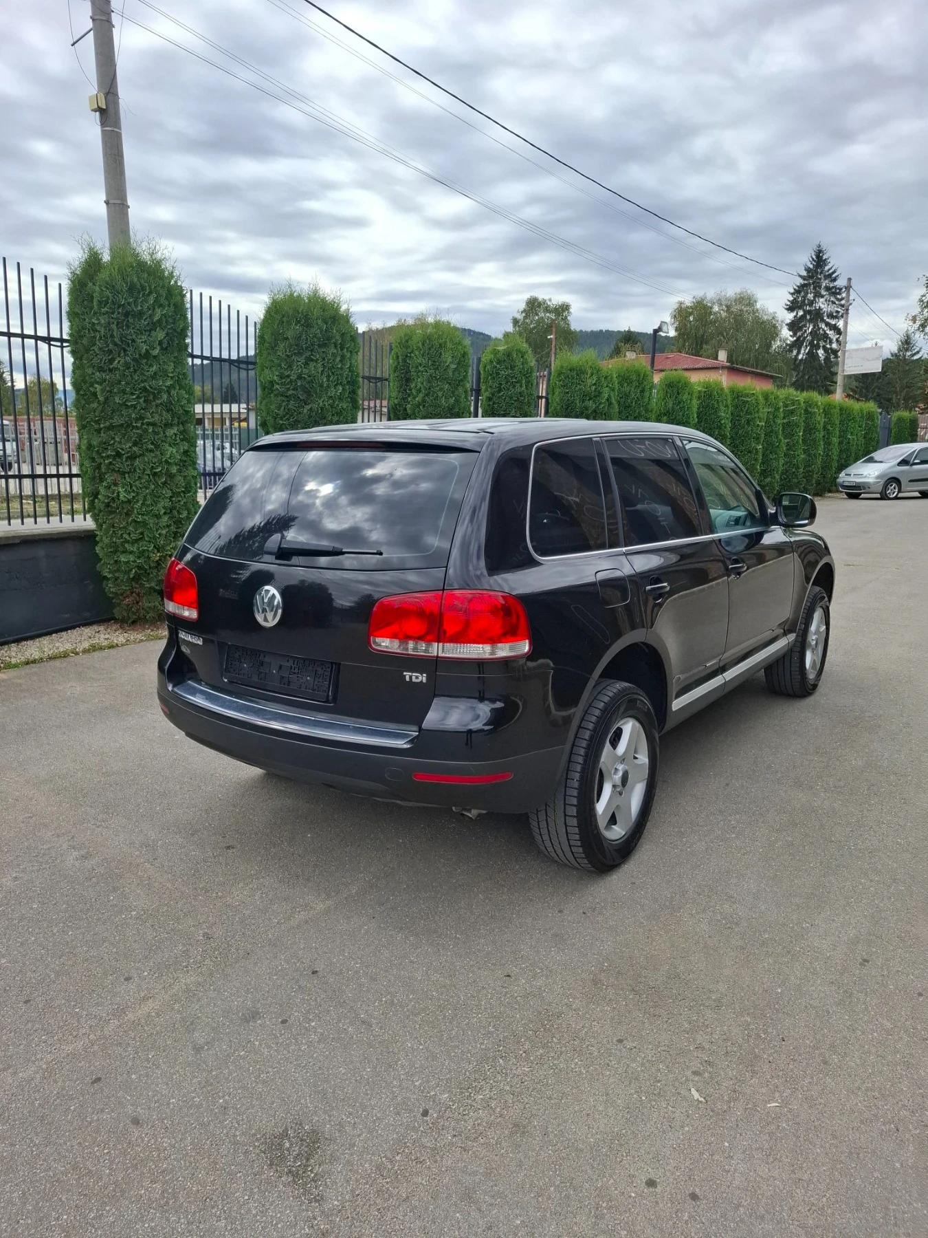 VW Touareg 2.5TDI 174к.с АВТОМАТИК 4X4 , снимка 6 - Автомобили и джипове - 56184357