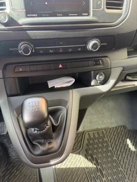 Opel Vivaro Пътнически, снимка 13