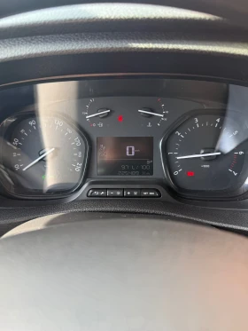 Opel Vivaro Пътнически, снимка 11