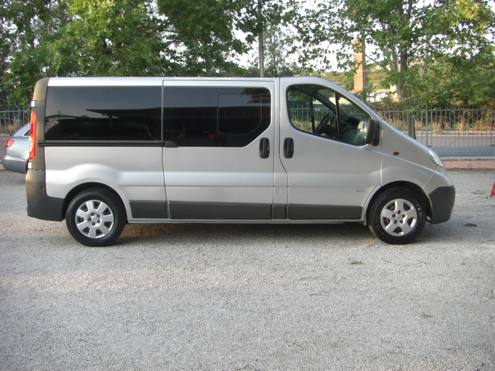 Opel Vivaro 2.0CDTI 6ck.MAXI EURO 5A - изображение 6