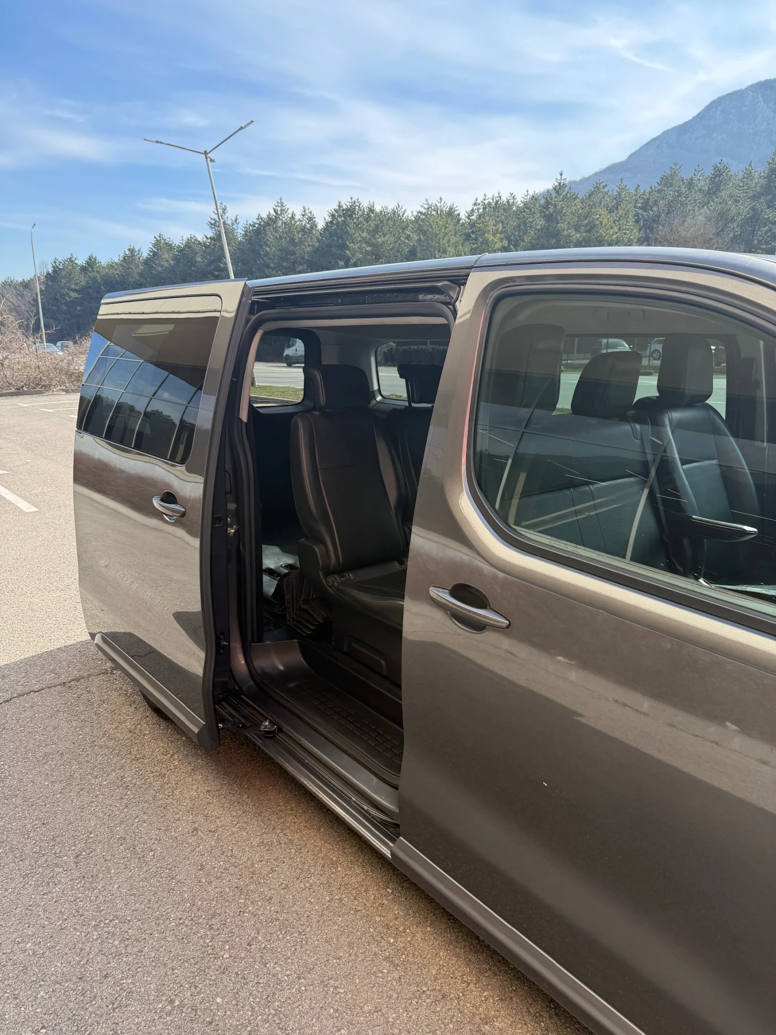 Opel Vivaro Пътнически, снимка 7 - Бусове и автобуси - 53786421