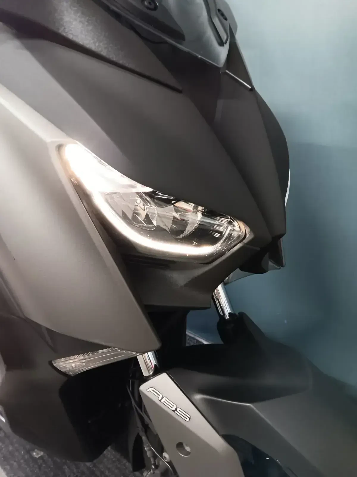 Yamaha X-max 300i ABS TCS FULL LED KEYLESS - изображение 9