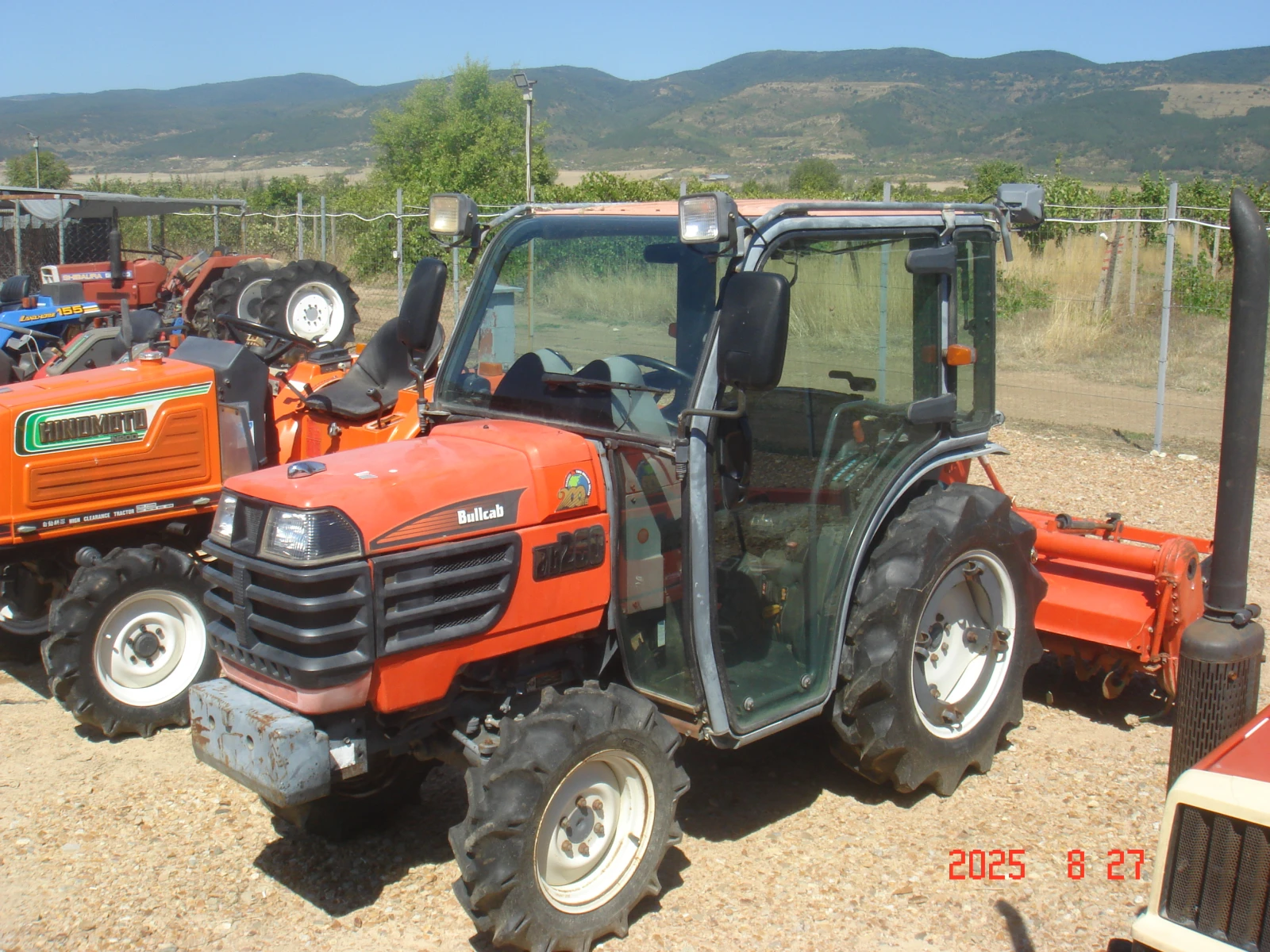 Трактор Kubota СКАЙТРАК, снимка 1