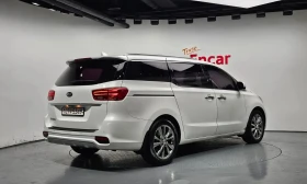 Kia Carnival 9-Seater Prestige - 16700 € / 32662.36 лв. - 61800360 2