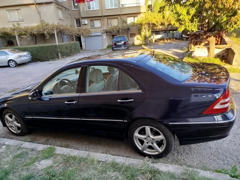 Mercedes-Benz C 230, снимка 3 - Автомобили и джипове - 47836652