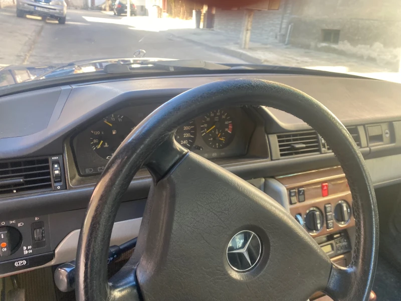 Mercedes-Benz 124, снимка 5 - Автомобили и джипове - 47918556