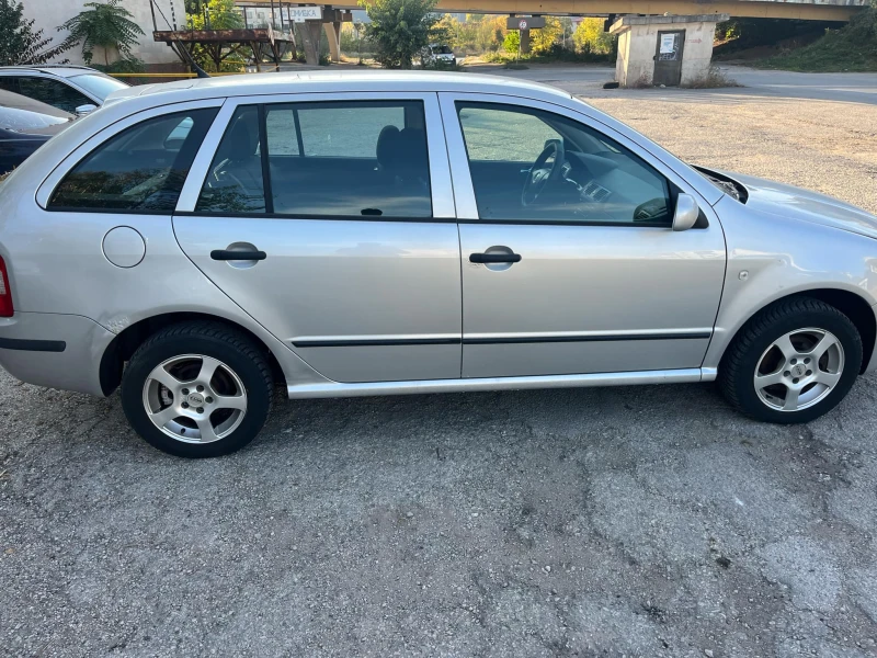 Skoda Fabia, снимка 5 - Автомобили и джипове - 48240371