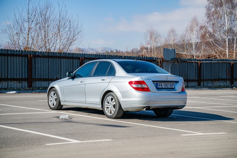 Mercedes-Benz C 220, снимка 4 - Автомобили и джипове - 49565797