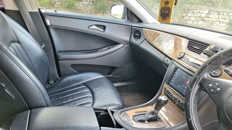 Mercedes-Benz CLS 320 CDI om642 На части, снимка 11 - Автомобили и джипове - 51098110