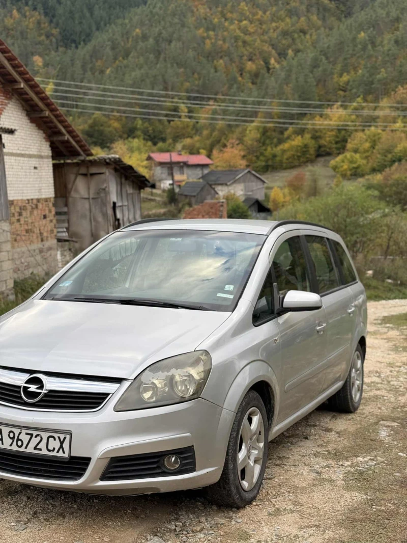 Opel Zafira 1.9CDTI, снимка 3 - Автомобили и джипове - 52474468