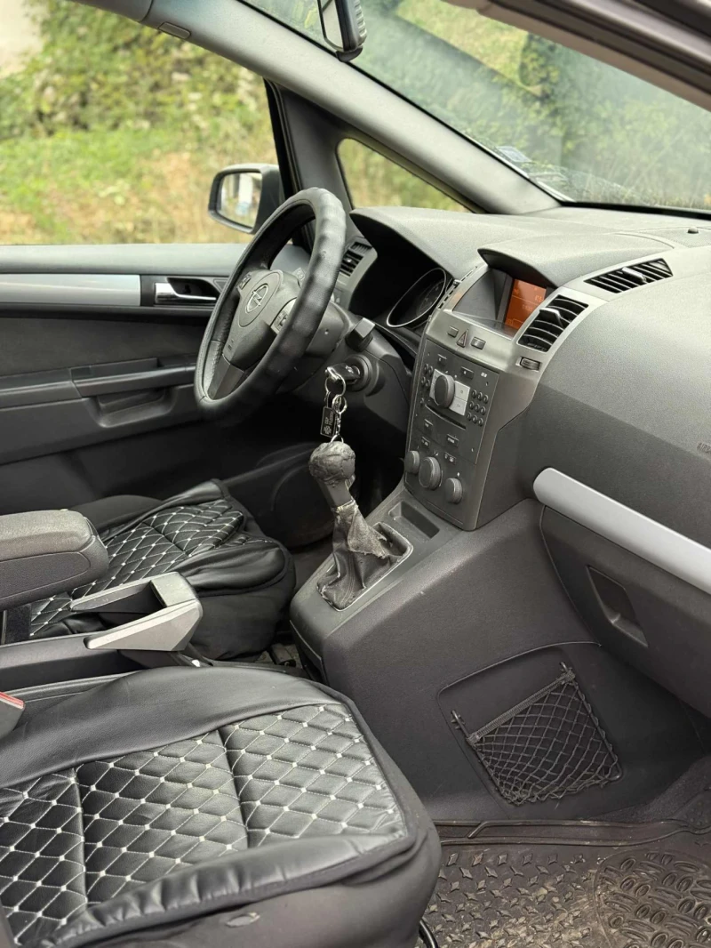 Opel Zafira 1.9CDTI, снимка 7 - Автомобили и джипове - 52474468