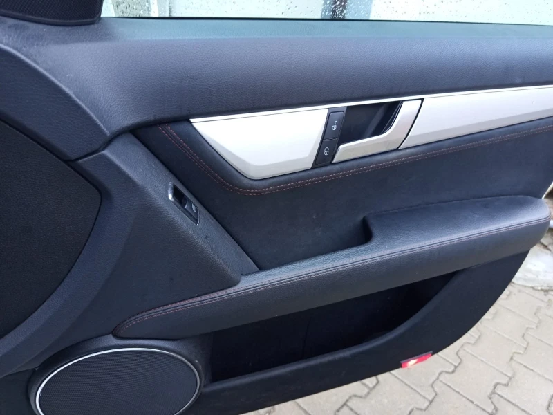 Mercedes-Benz C 300 Facelift AMG Line, снимка 8 - Автомобили и джипове - 52596754