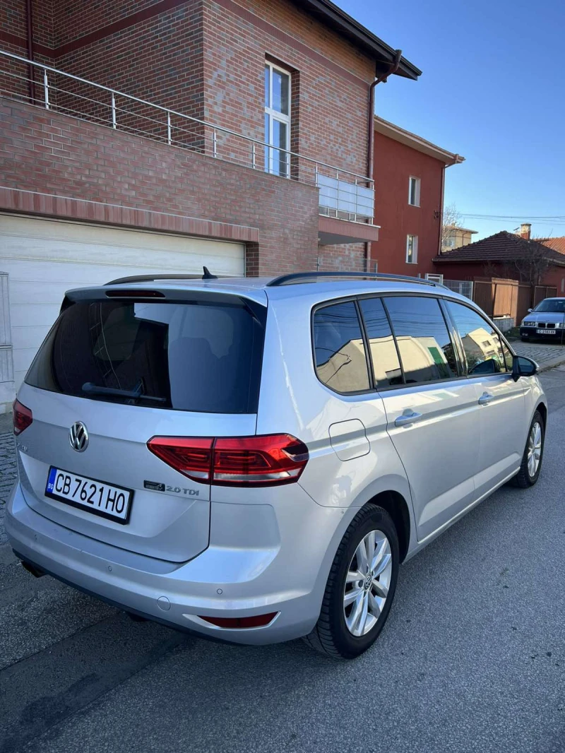 VW Touran 2.0 TDI, снимка 5 - Автомобили и джипове - 52935554