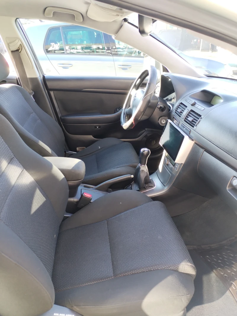 Toyota Avensis, снимка 8 - Автомобили и джипове - 52951027