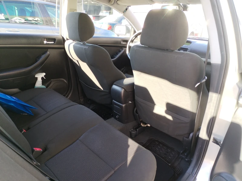 Toyota Avensis, снимка 6 - Автомобили и джипове - 52951027