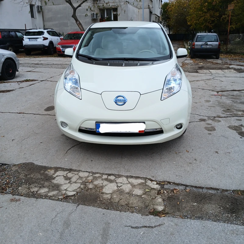Nissan Leaf , снимка 3 - Автомобили и джипове - 53120617
