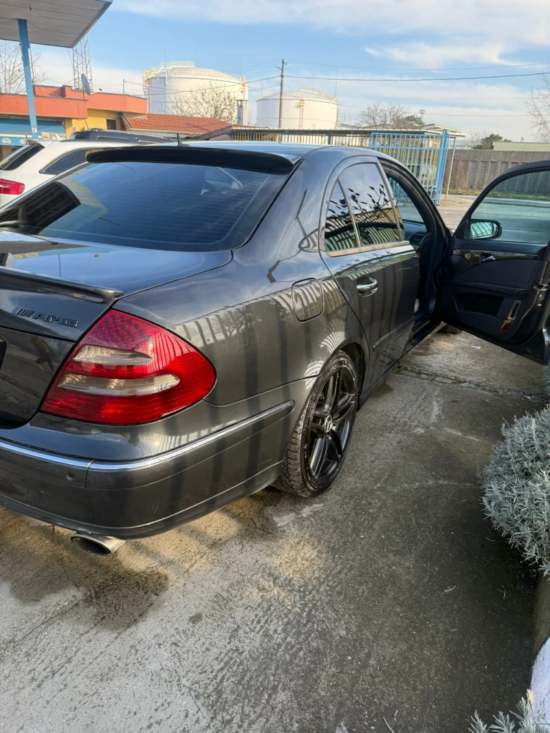 Mercedes-Benz E 320, снимка 4 - Автомобили и джипове - 53421594