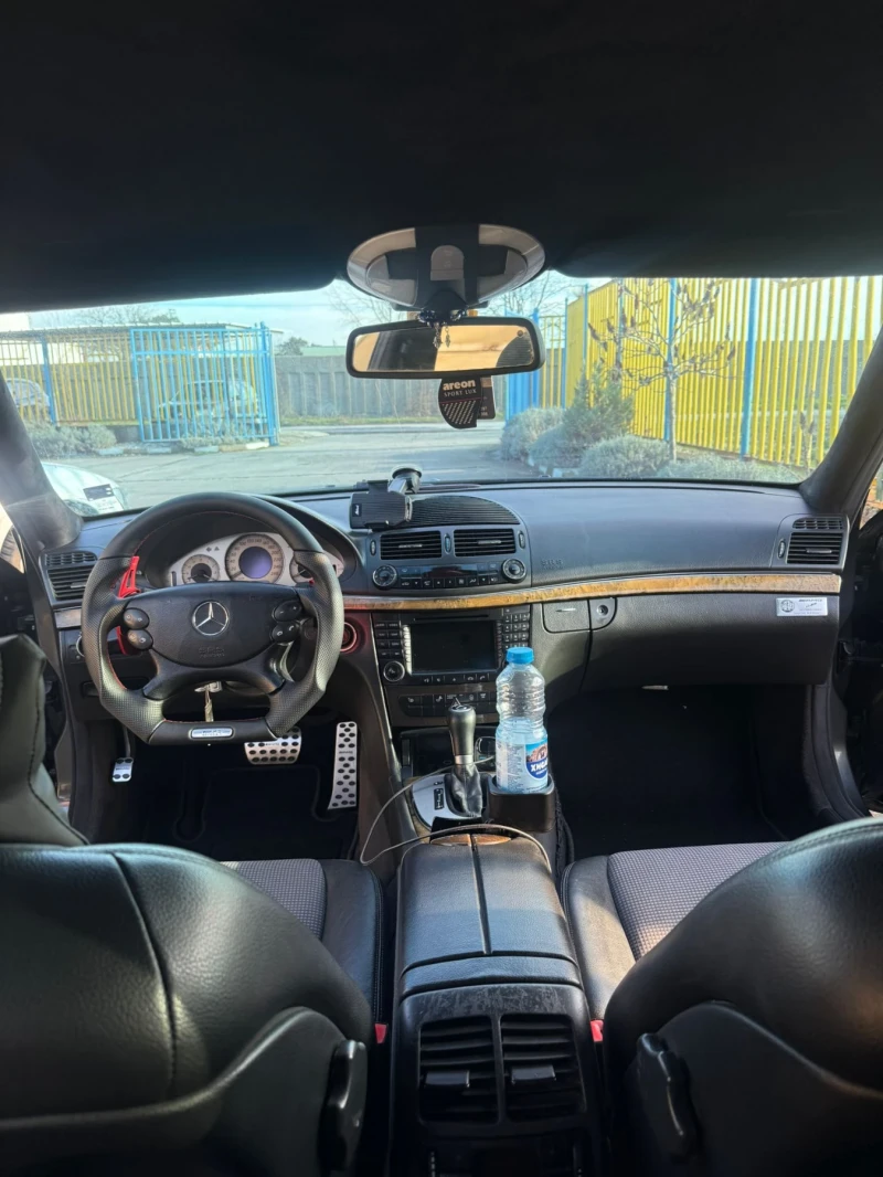 Mercedes-Benz E 320, снимка 7 - Автомобили и джипове - 53421594