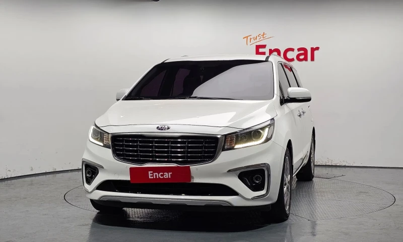 Kia Carnival 9-Seater Prestige, снимка 3 - Автомобили и джипове - 53456607