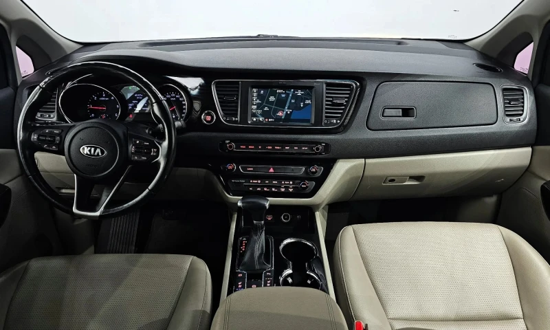 Kia Carnival 9-Seater Prestige, снимка 7 - Автомобили и джипове - 53456607