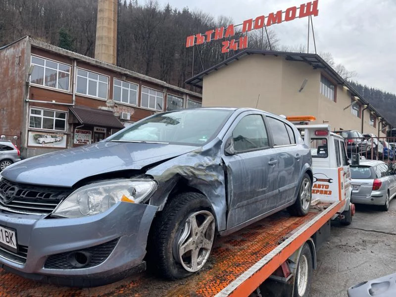 Opel Astra H 1.8i, снимка 2 - Автомобили и джипове - 43182247