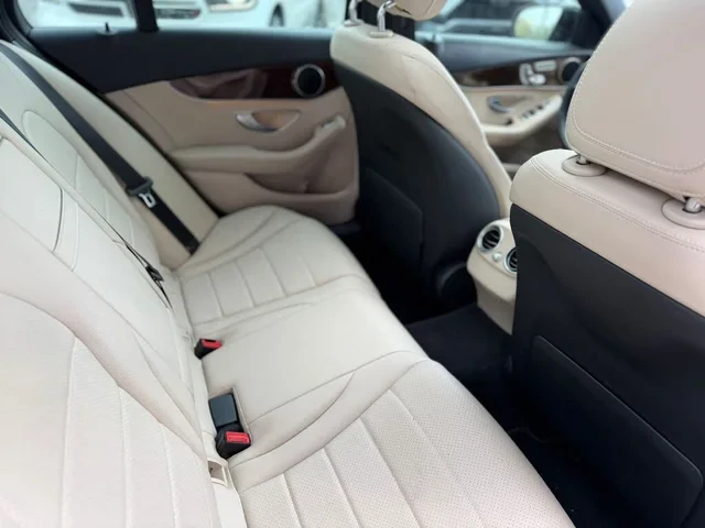 Mercedes-Benz C 300 4MATIC АвтоКредит* (ЦЕНА ДО БГ), снимка 14 - Автомобили и джипове - 52587961