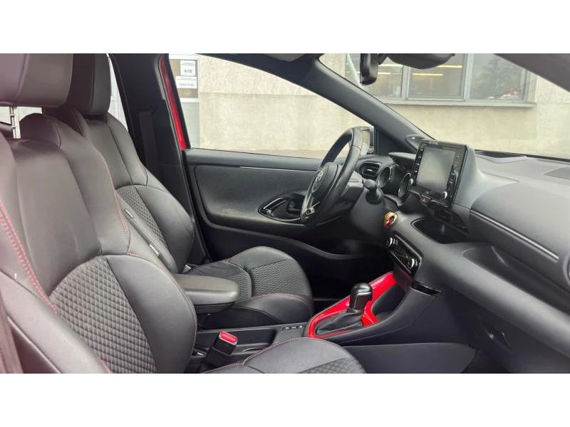 Toyota Yaris Style - изображение 9