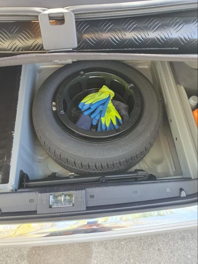 Mercedes-Benz E 250 W210 на 43000 км, снимка 5 - Автомобили и джипове - 53914451