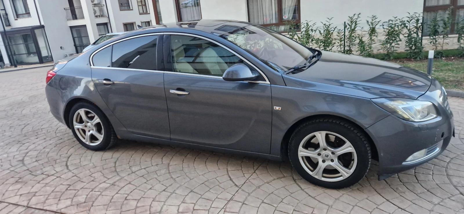 Opel Insignia 2.8T 4x4 LPG - изображение 2