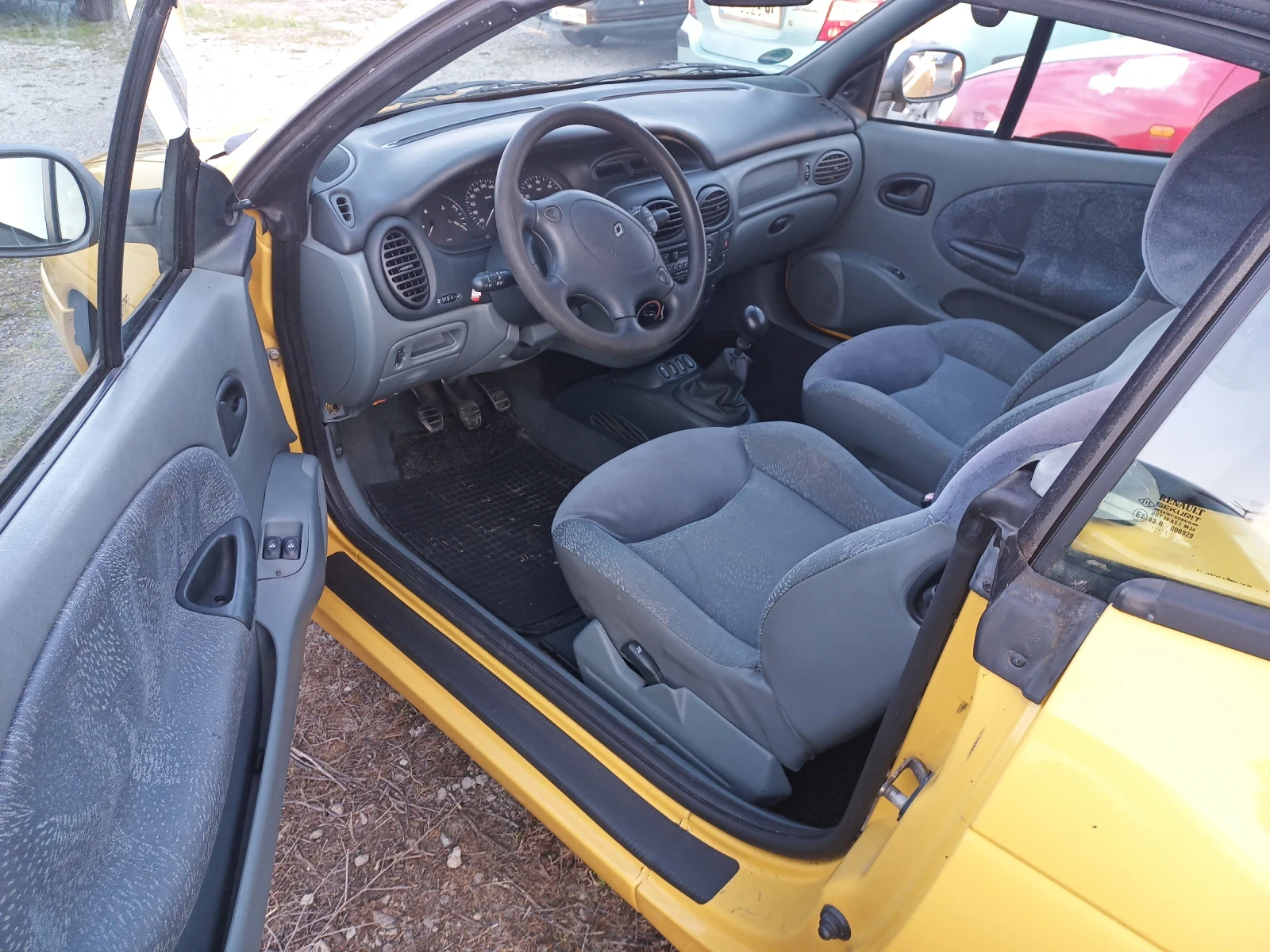 Renault Megane 1.6i - изображение 7