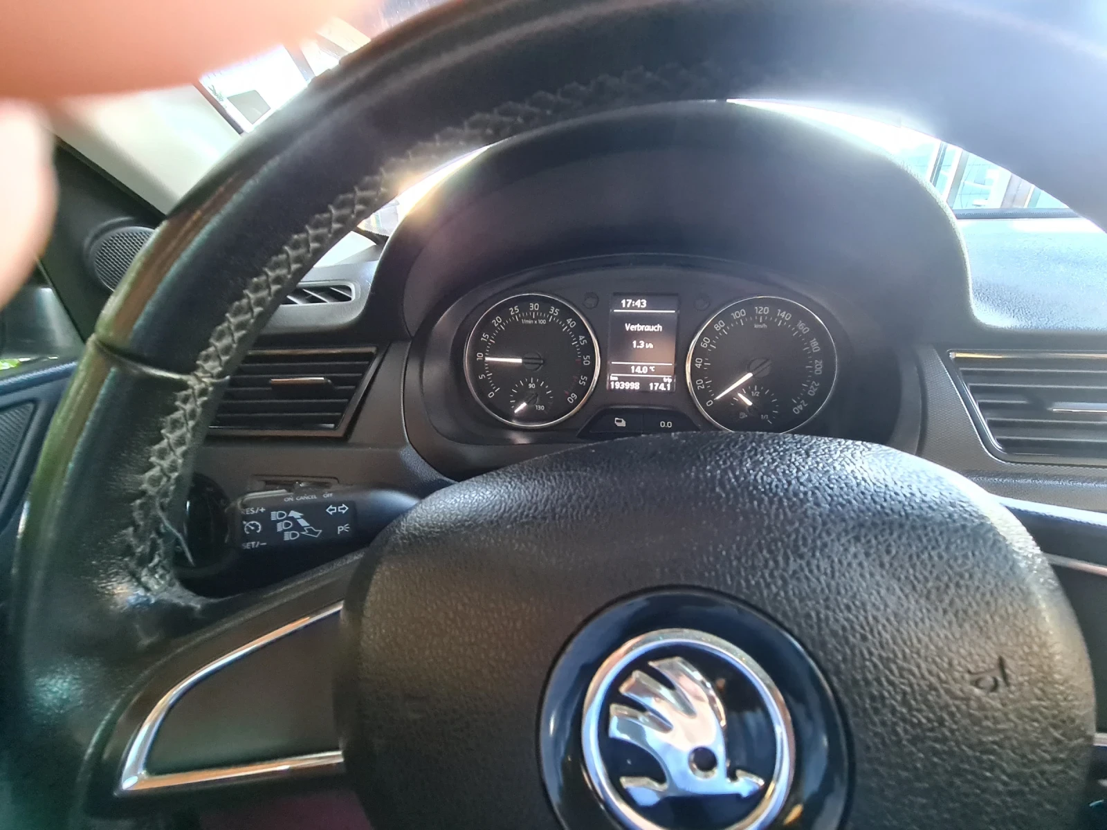 Skoda Rapid 1.6 tdi 105 к.с. - изображение 9