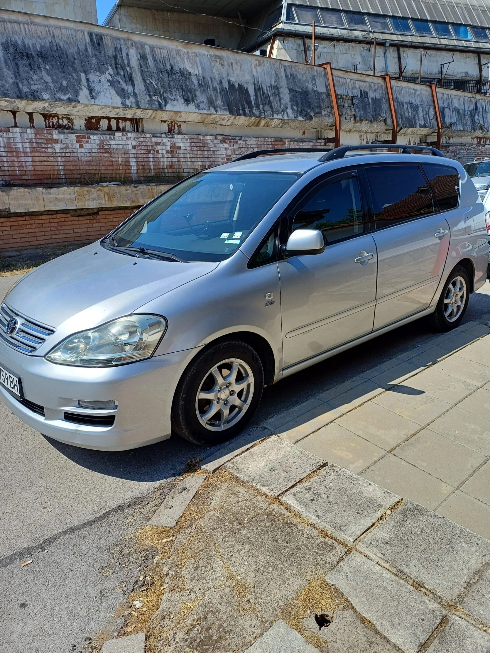 Toyota Avensis verso  - изображение 4