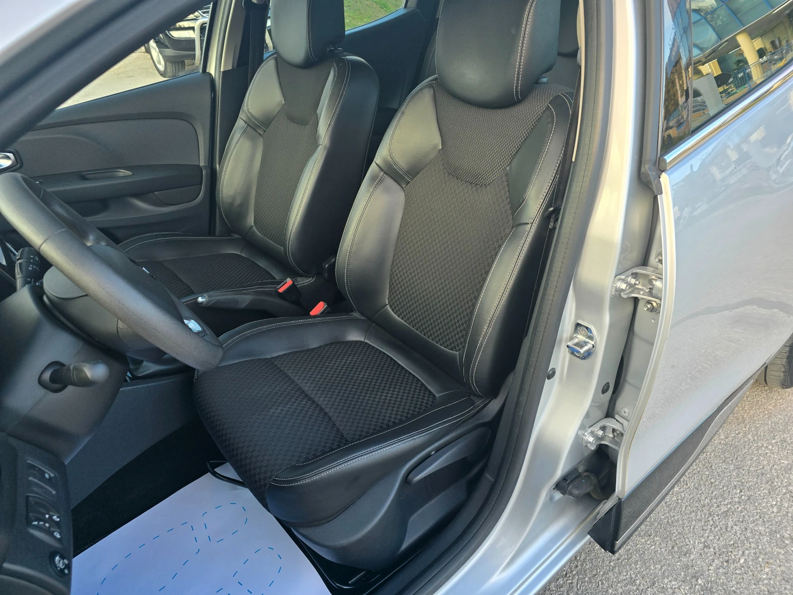 Renault Clio 0.900TCE-GPL/DESIGN-MOSCHINO | Mobile.bg — изображение 13