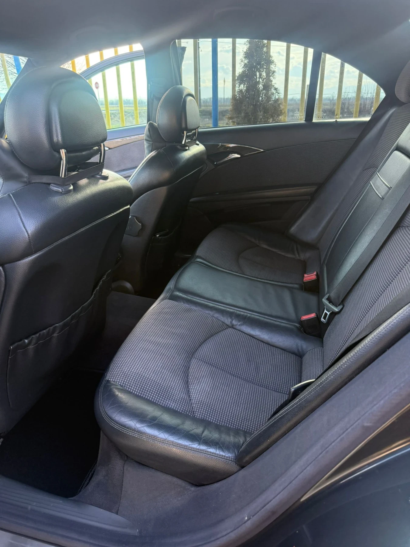 Mercedes-Benz E 320  - изображение 8