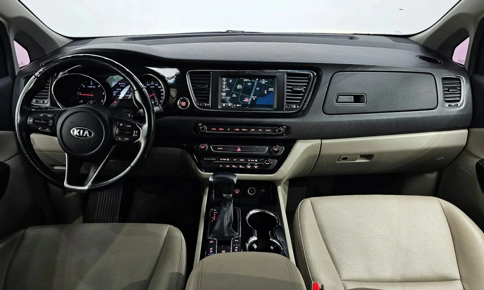 Kia Carnival 9-Seater Prestige - изображение 7