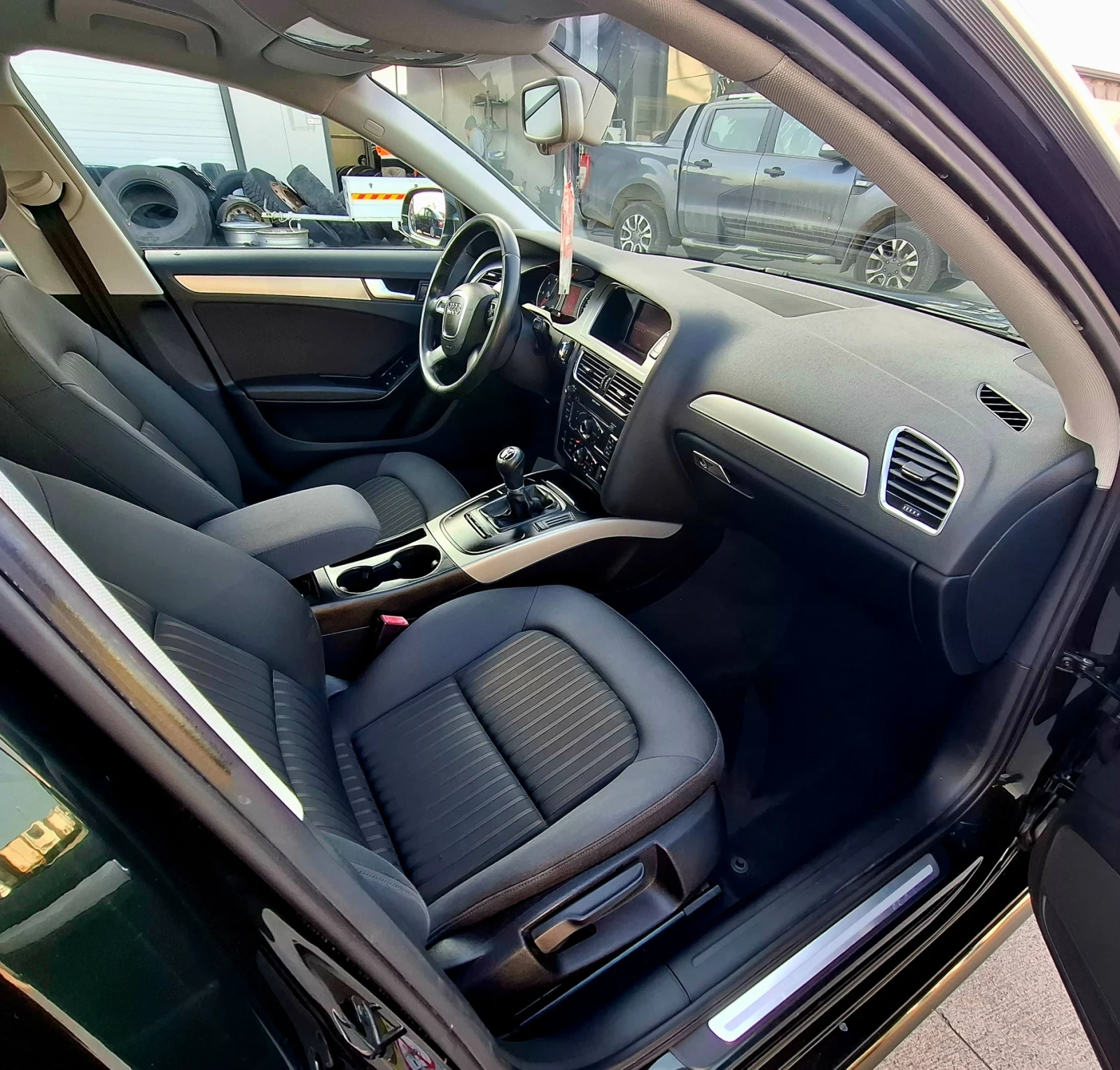 Audi A4 2.0 TDI, снимка 7 - Автомобили и джипове - 53735269