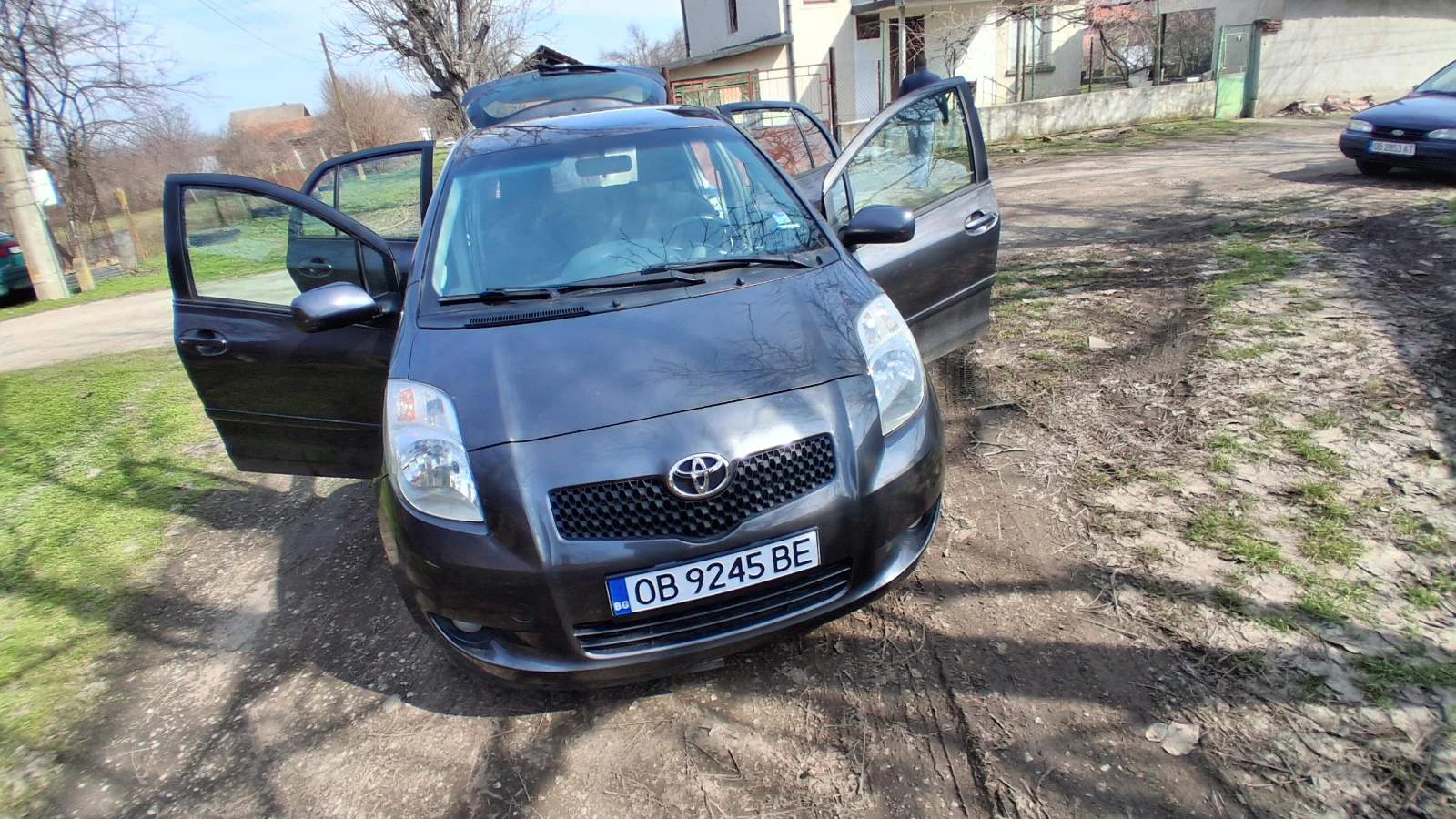 Toyota Yaris, снимка 9 - Автомобили и джипове - 53757612